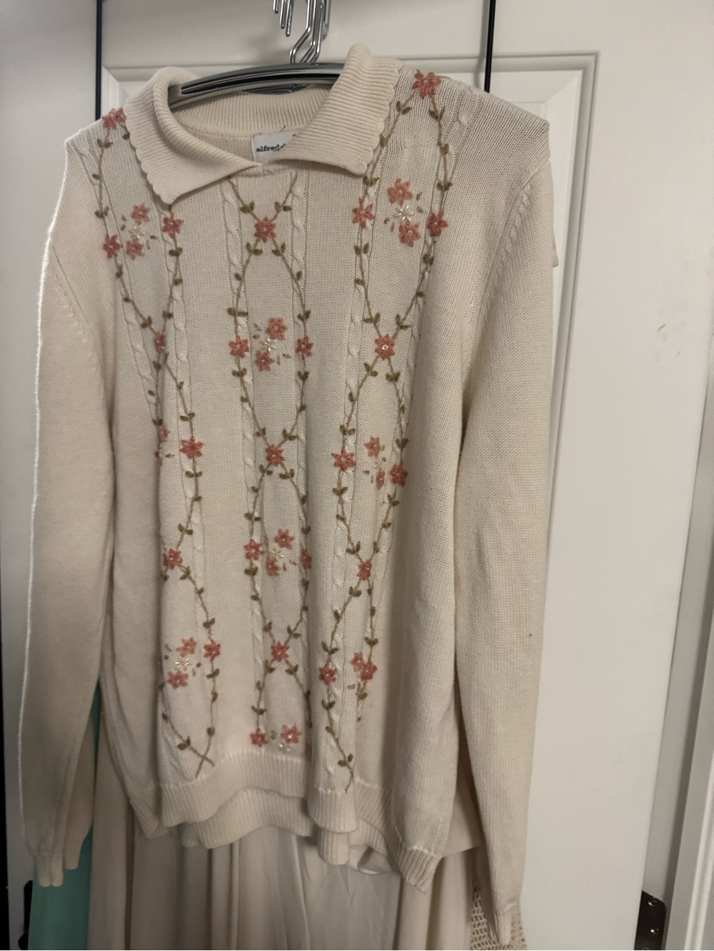Vintage Alfred Dunner Floral Embroidered Knit Sweater with Collar & Beaded
